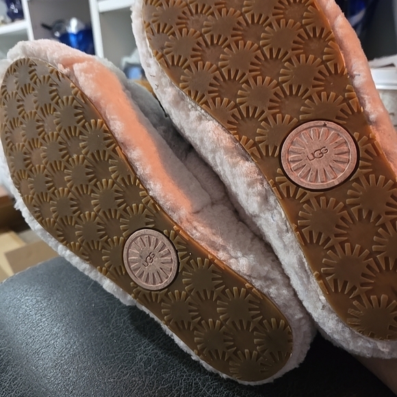 Womens UGG Fluff Yeah Slide Sandal, Pink/Grey Sz 8 Barely Worn, 11 - Picture 4 of 6